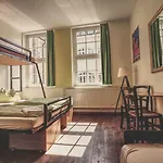 Opera Hostel *