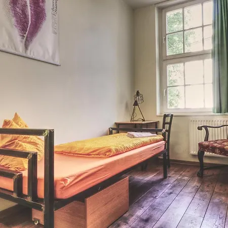 Opera Hostel *