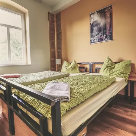 Opera Hostal