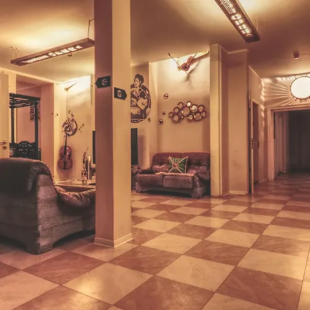 Hostel Opera